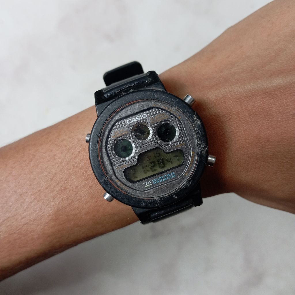 Jam Tangan Vintage 1993 Casio G-shock DW 5950 Pria Wanita Second Bekas