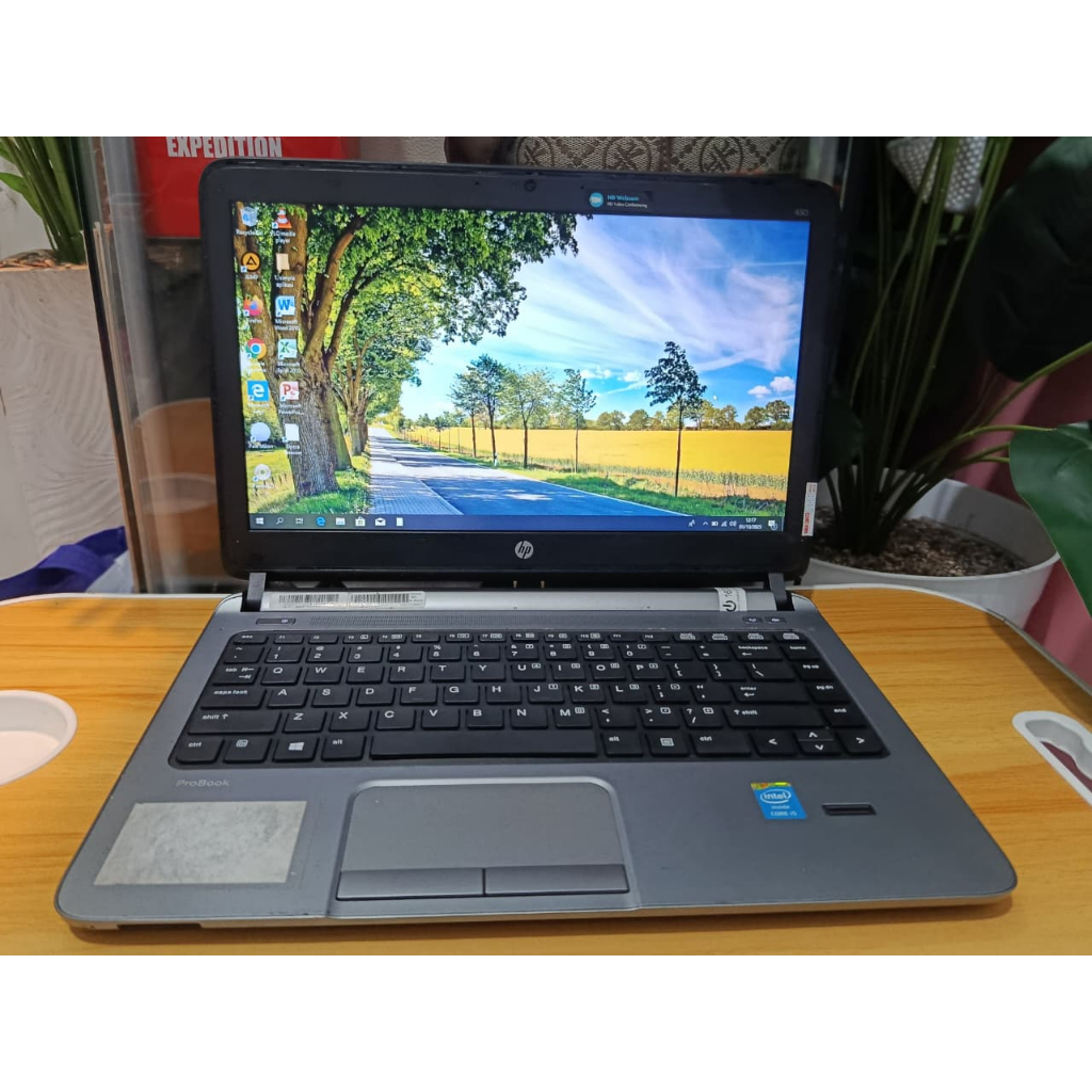 Laptop hp probook 430 G1  Processor Intel core i5-4200U 2.3GHz Ram 4 GB Penyimpanan 500 GB Display I