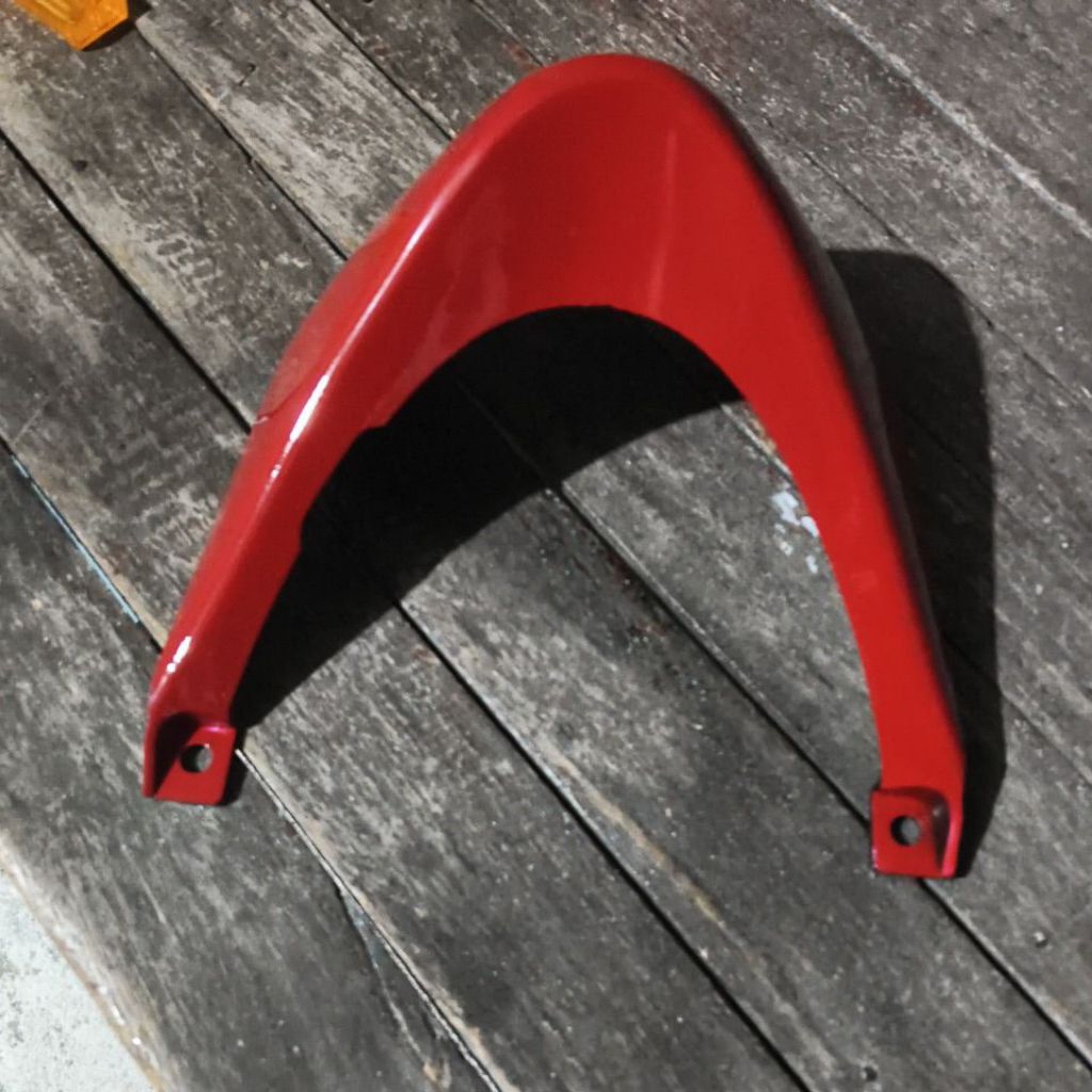 Cover Sambungan Sayap Bawah Supra 125 Lama Warna Merah