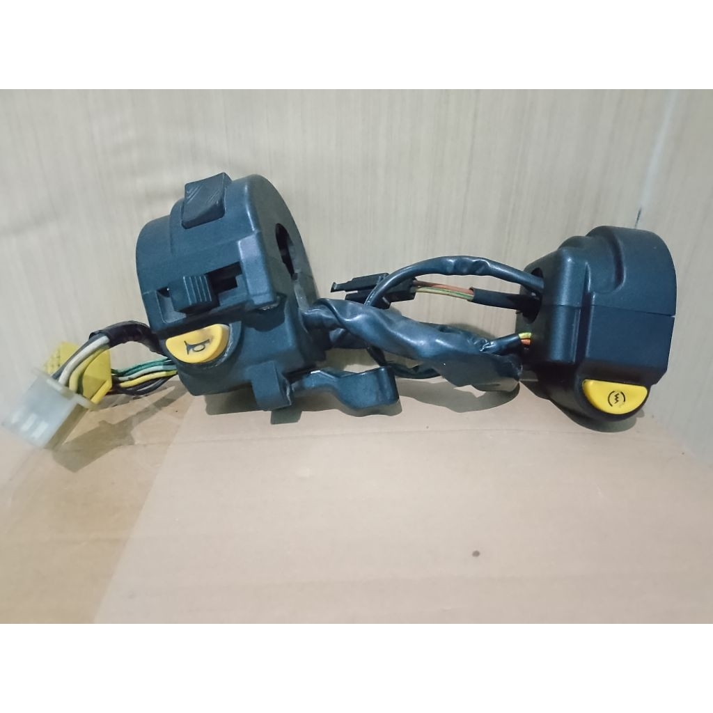 holder saklar kanan kiri Satria Fu