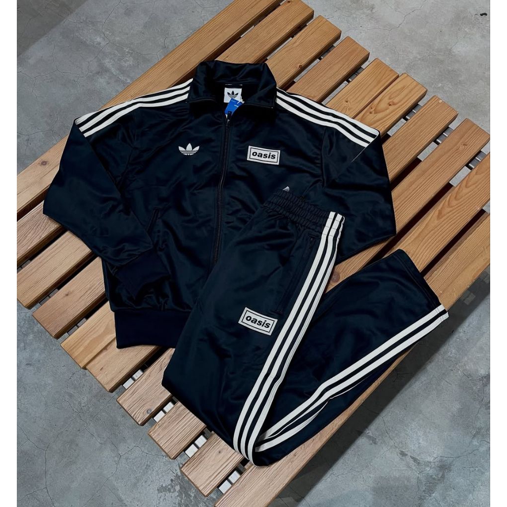Tracktop Adidas Firebird X Oasis Live'25 | Hitam | Navy