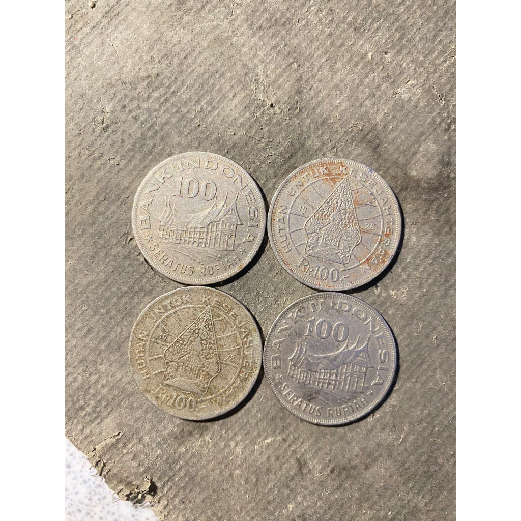 koin 100 perak empat koin tahun 1978 dan 1973