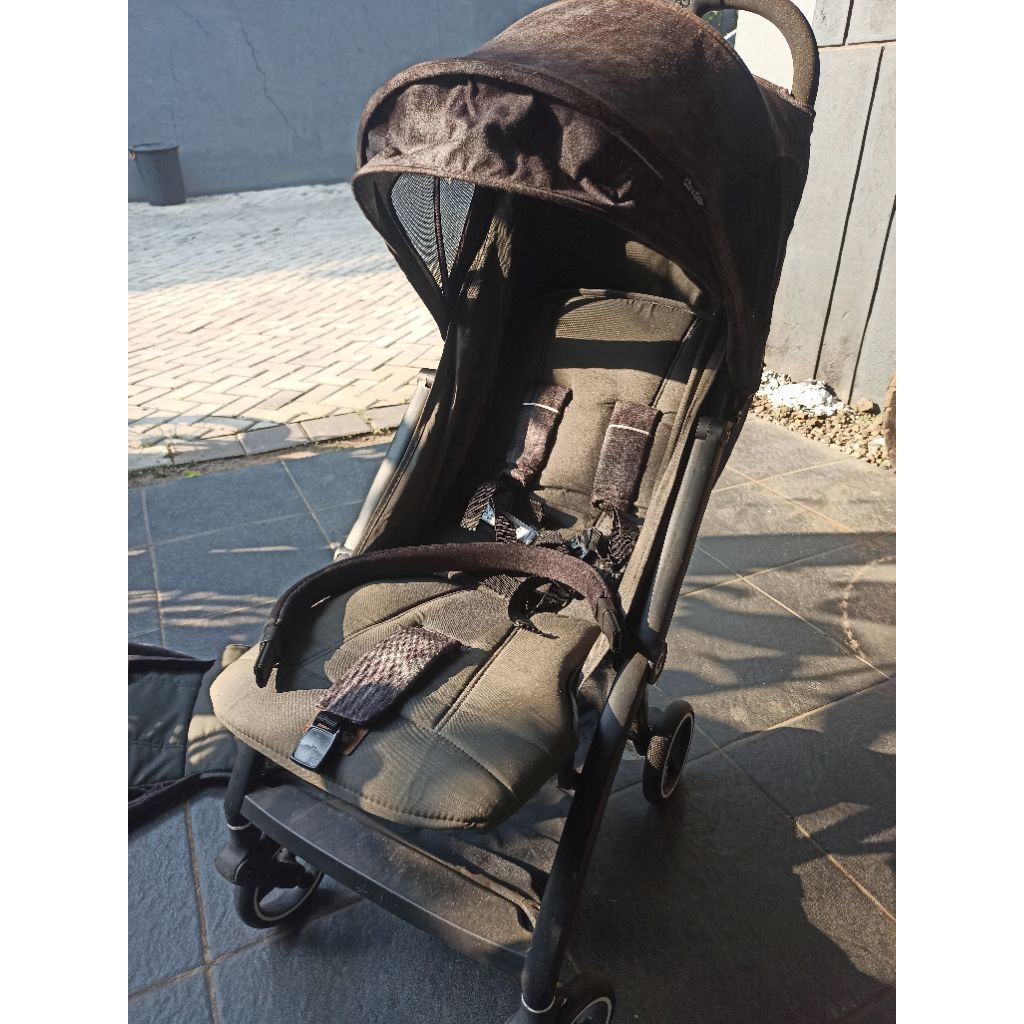 Preloved Stroller Cocolatte Urbini Swift Reversible (Reversible Seat)