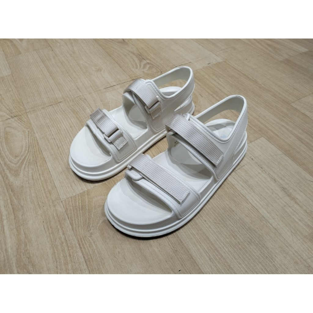 Sandal Kenip Wanita Bata Float Terbaru Bahan Full Karet Awet dan Ringan Sandal Santai Warna Hitam Da