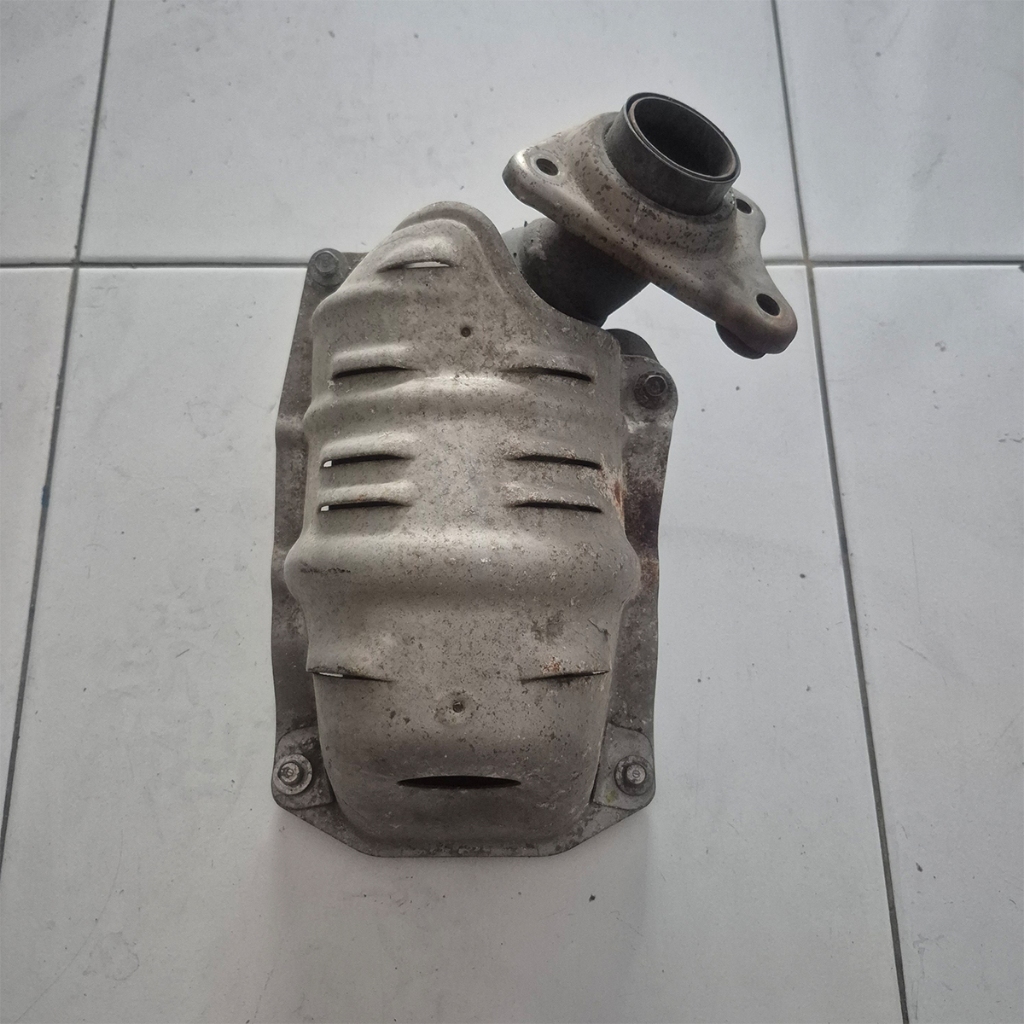 Header Katalis Atas Knalpot Honda Brio Orisinil Copotan Bekas Pribadi