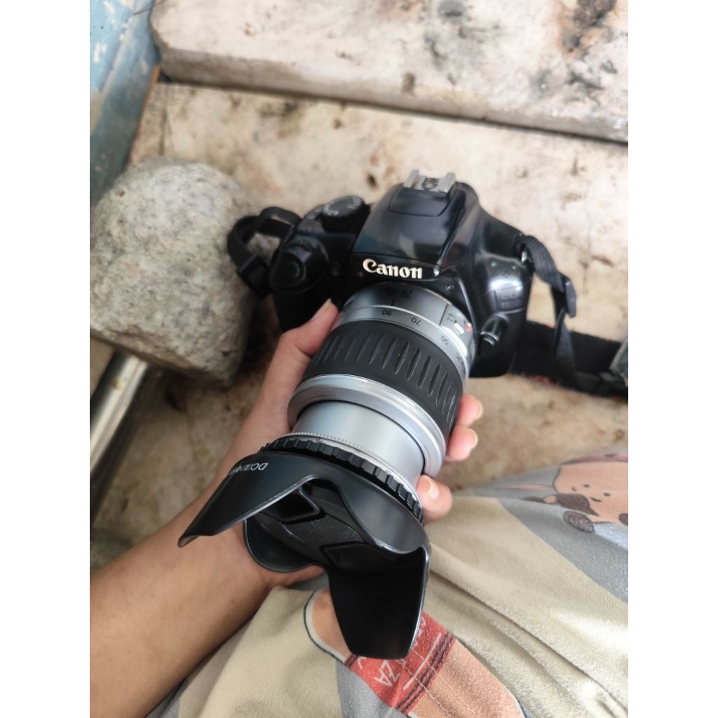 kamera bekas DSLR fotografer murah Canon 1100D