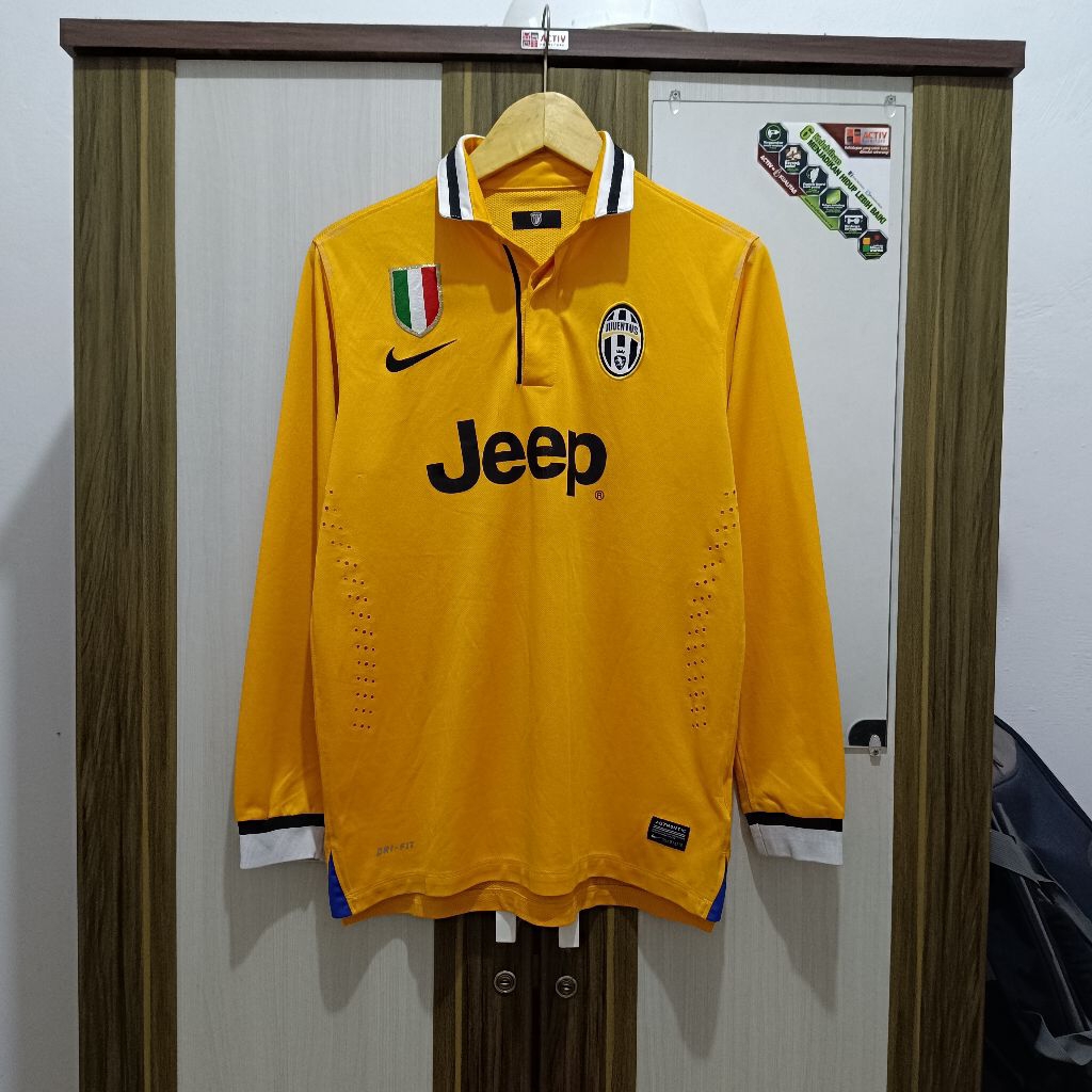 Jersey Juventus  2013-2014 Away Longsleeve