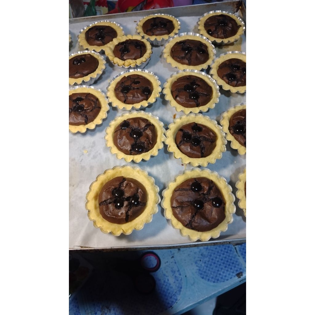 Pie Bronis Mini – Kulit Pie Renyah Isi Brownies Coklat Premium