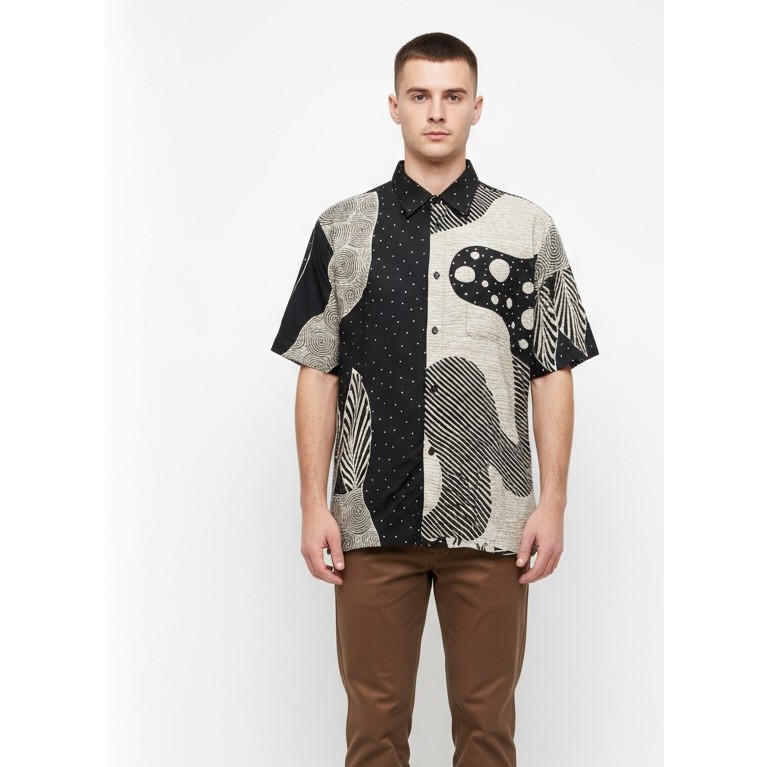 Kemeja Hem Batik Pria Lengan Pendek Hitam Putih 53 - Batik Nulaba