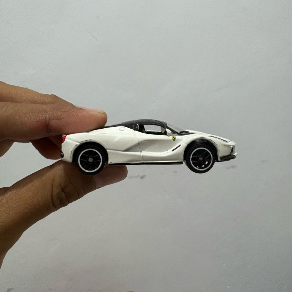 Burago Diecast Enzo Ferrari
