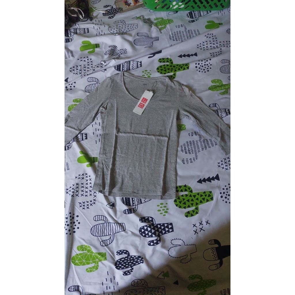 atasan brand uniqlo