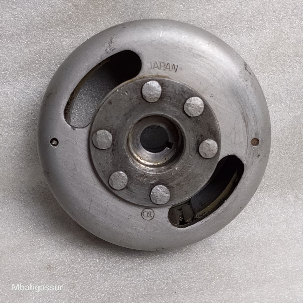 magnet Suzuki A100 original bekas seken