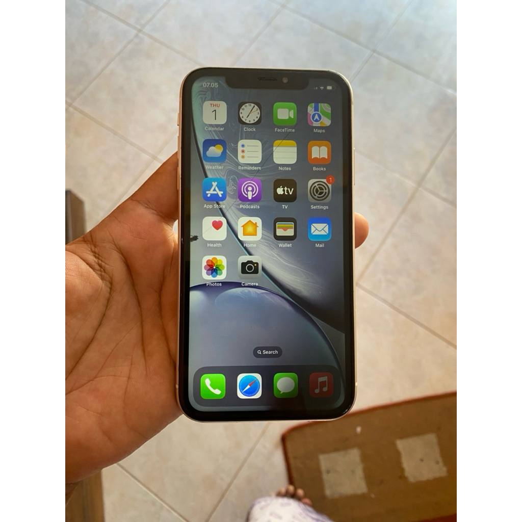 IPhone XR 128GB lupa iCloud open menu