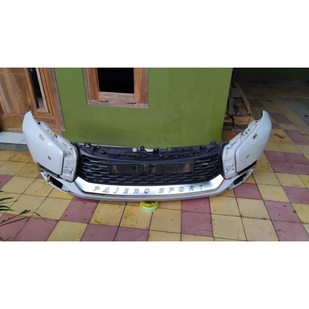 Bumper Depan Pajero Sport 2017 - 2020
