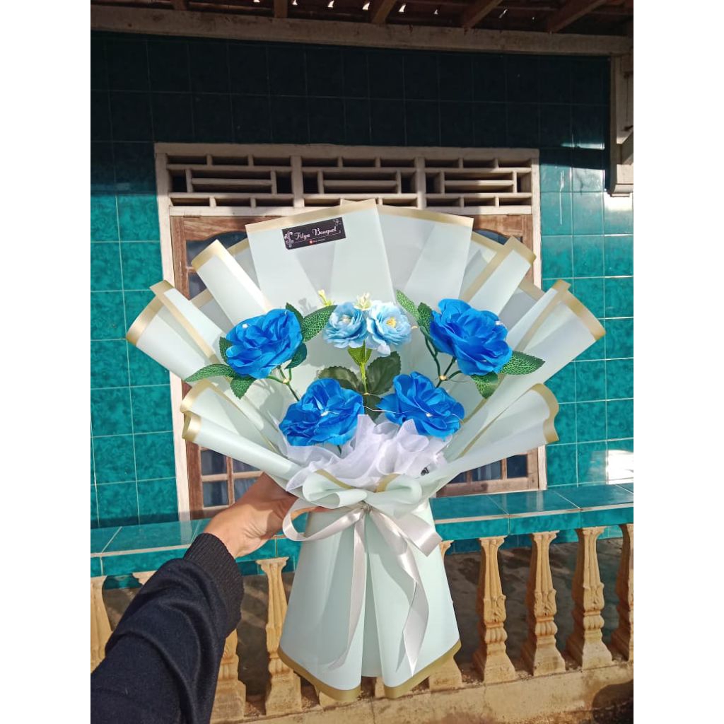 buket mawar biru artificial + led