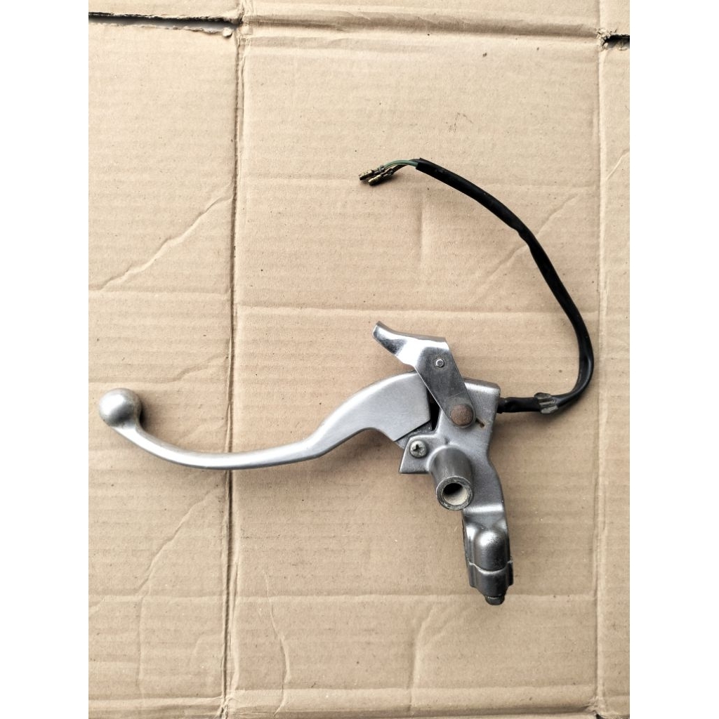 Dudukan spion bagian kiri Honda Scoopy injeksi / Scoopy karbu 2012 sampai 2015 copotan second origin