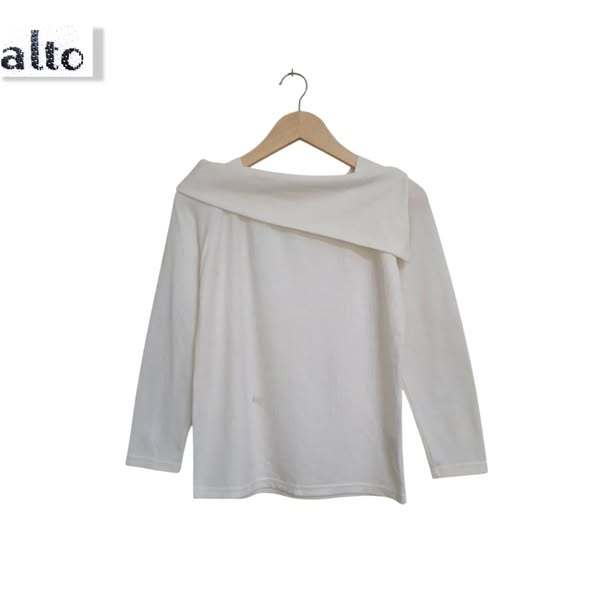 Atasan Off-Shoulder Knit Putih-BW (KODE : B107 -26)