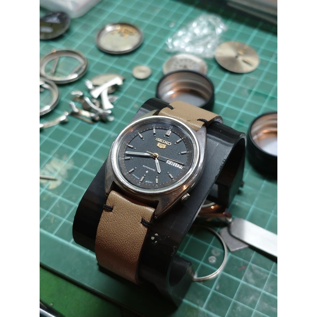 SEIKO 5 6309 Military Dial