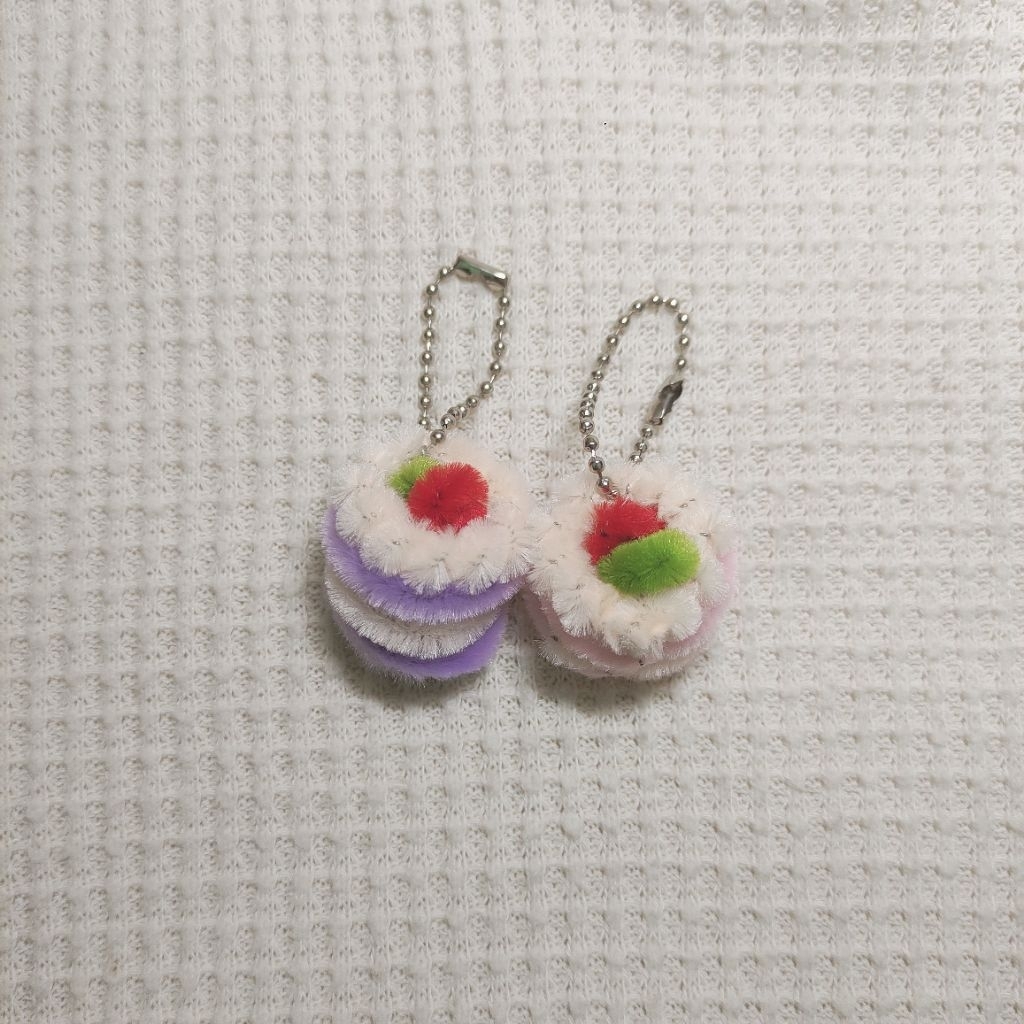 keychain cake by syaca.craft| gantungan shortcake kawai, phonecharm