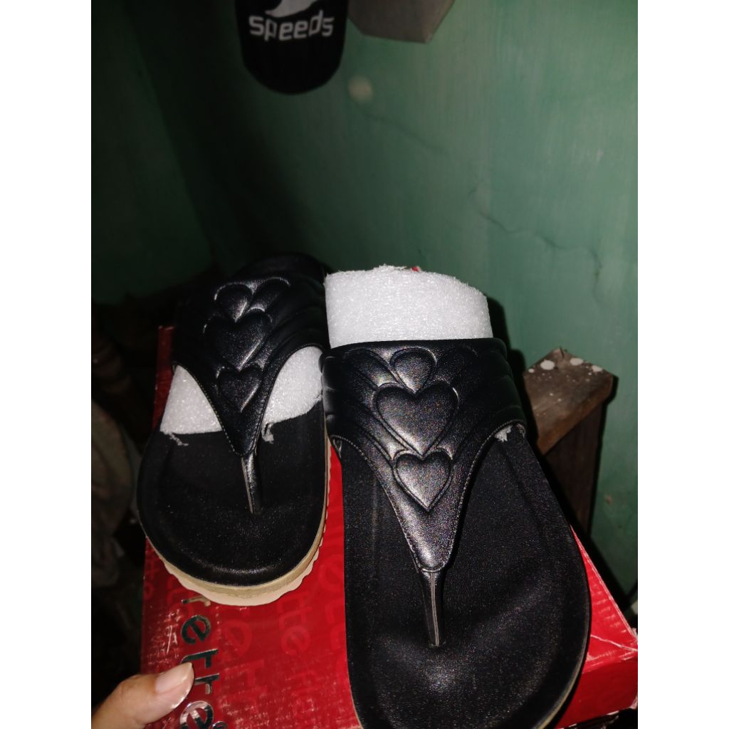 Fleurette sandal wanita