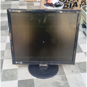 Monitor 17 Inch Kotak – Cocok untuk CCTV & Komputer Kantor