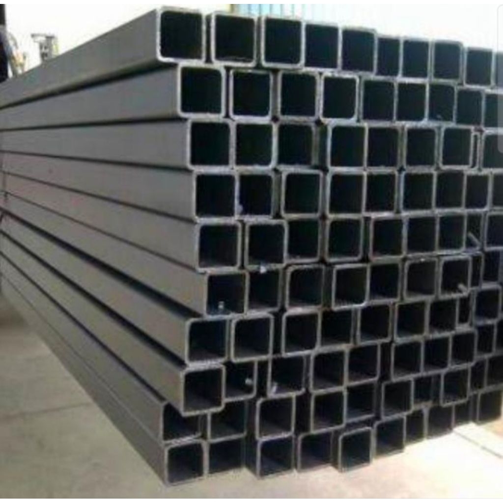 Holo Besi Hitam 3x3 Tebal 1.6mm Panjang 6 Meter