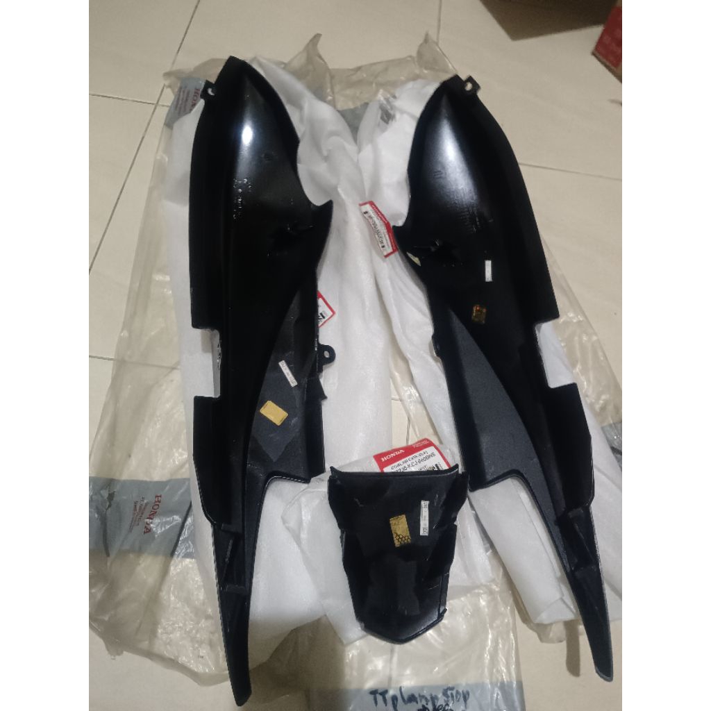 cover body set kanan-Kiri  tiger new original ahm kode part 77220-KCJ-660BNS-77210-KCJ-660BNS