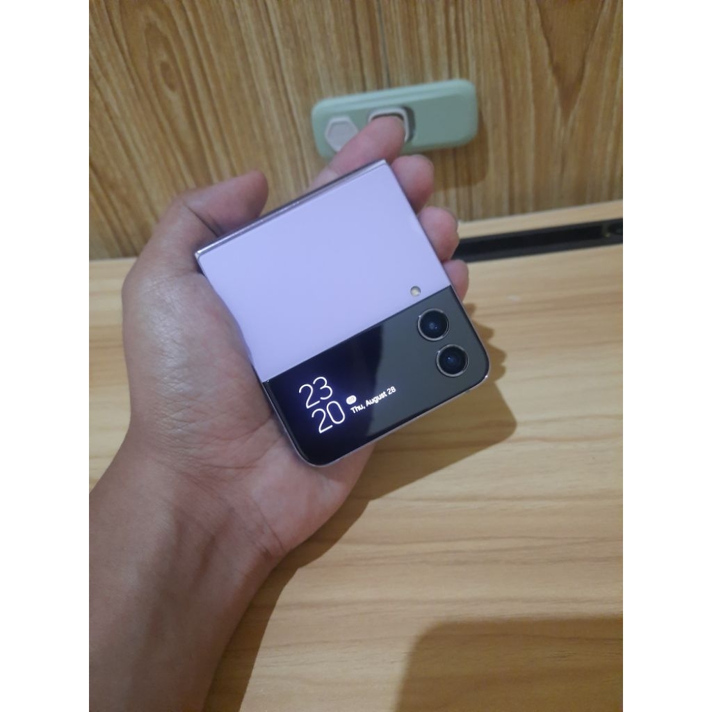 Samsung Galaxy Z Flip 4 (Bekas & Minus LCD mati)