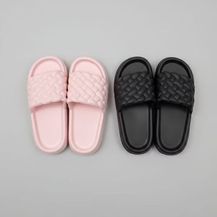 Sandal Slop Bantal Wanita