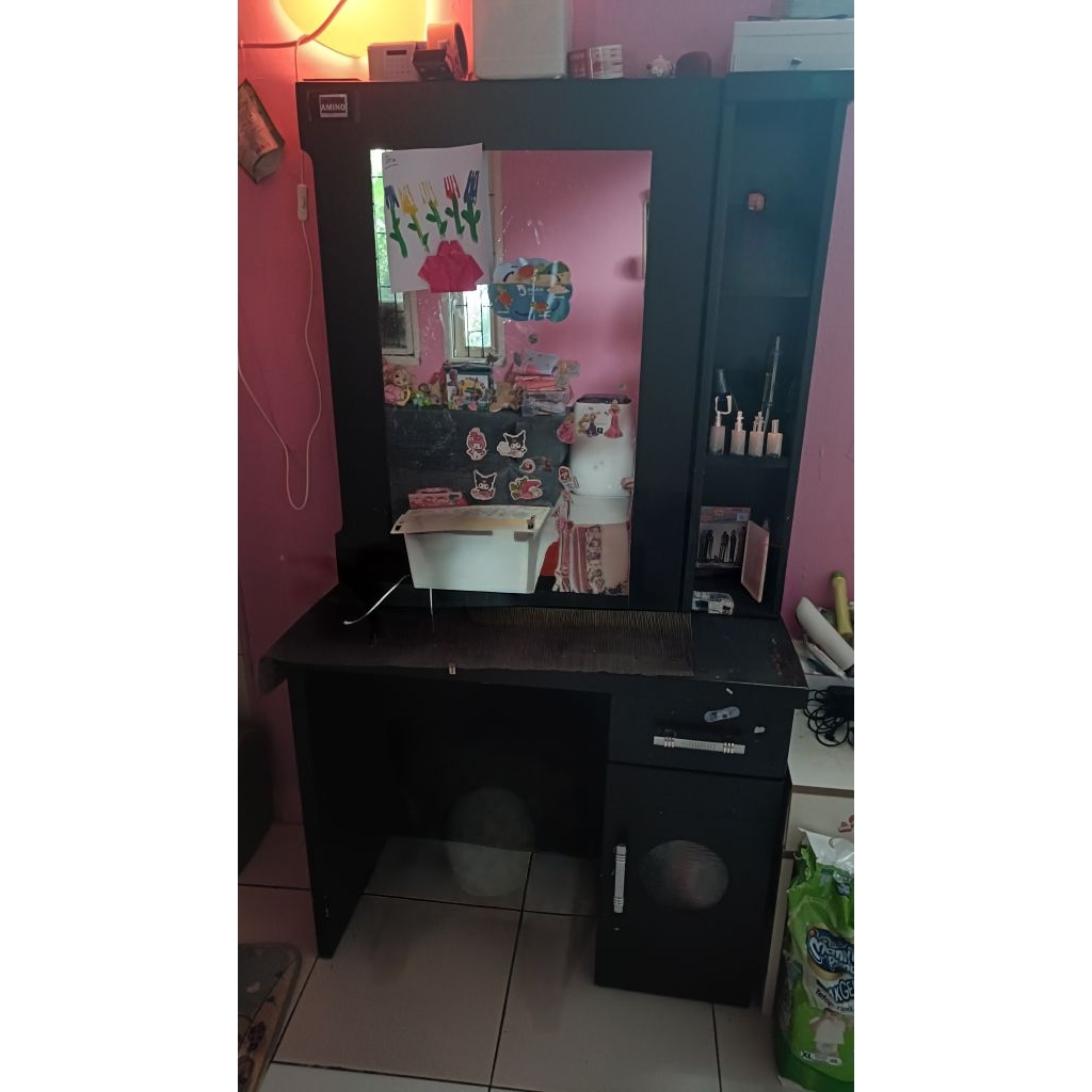 meja rias kaca geser