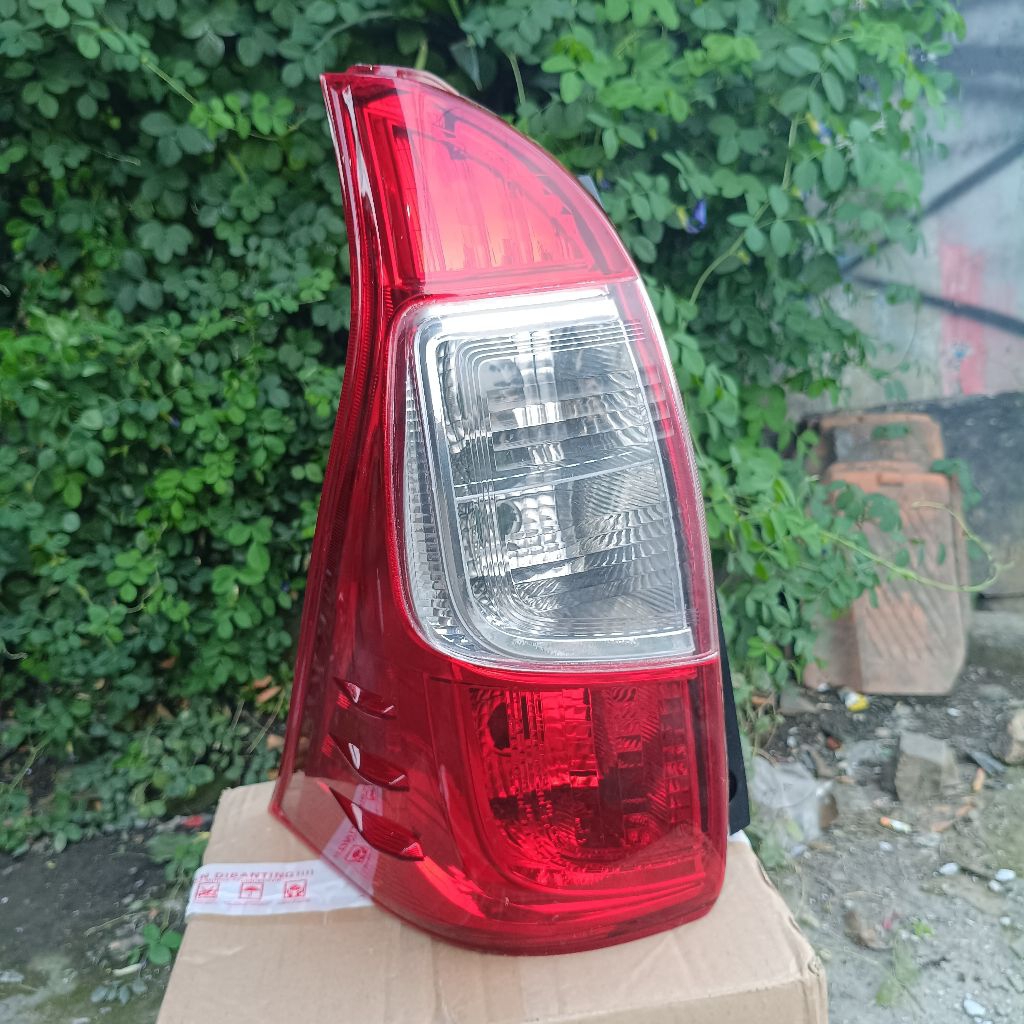 stoplamp lampu belakang avanza xenia grand veloz 2016 2017 2018 kanan atau kiri lampu belakang avanz