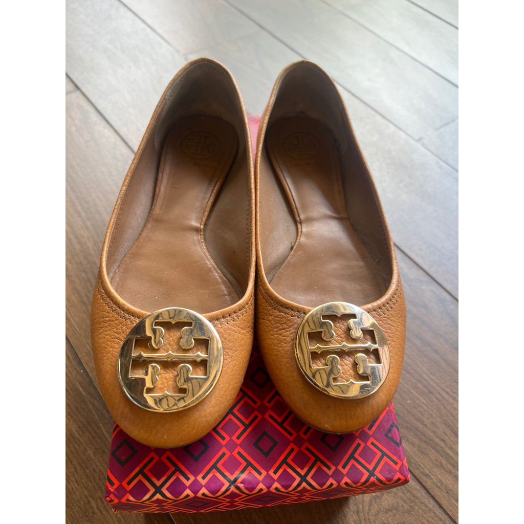 SEPATU TORY BURCH