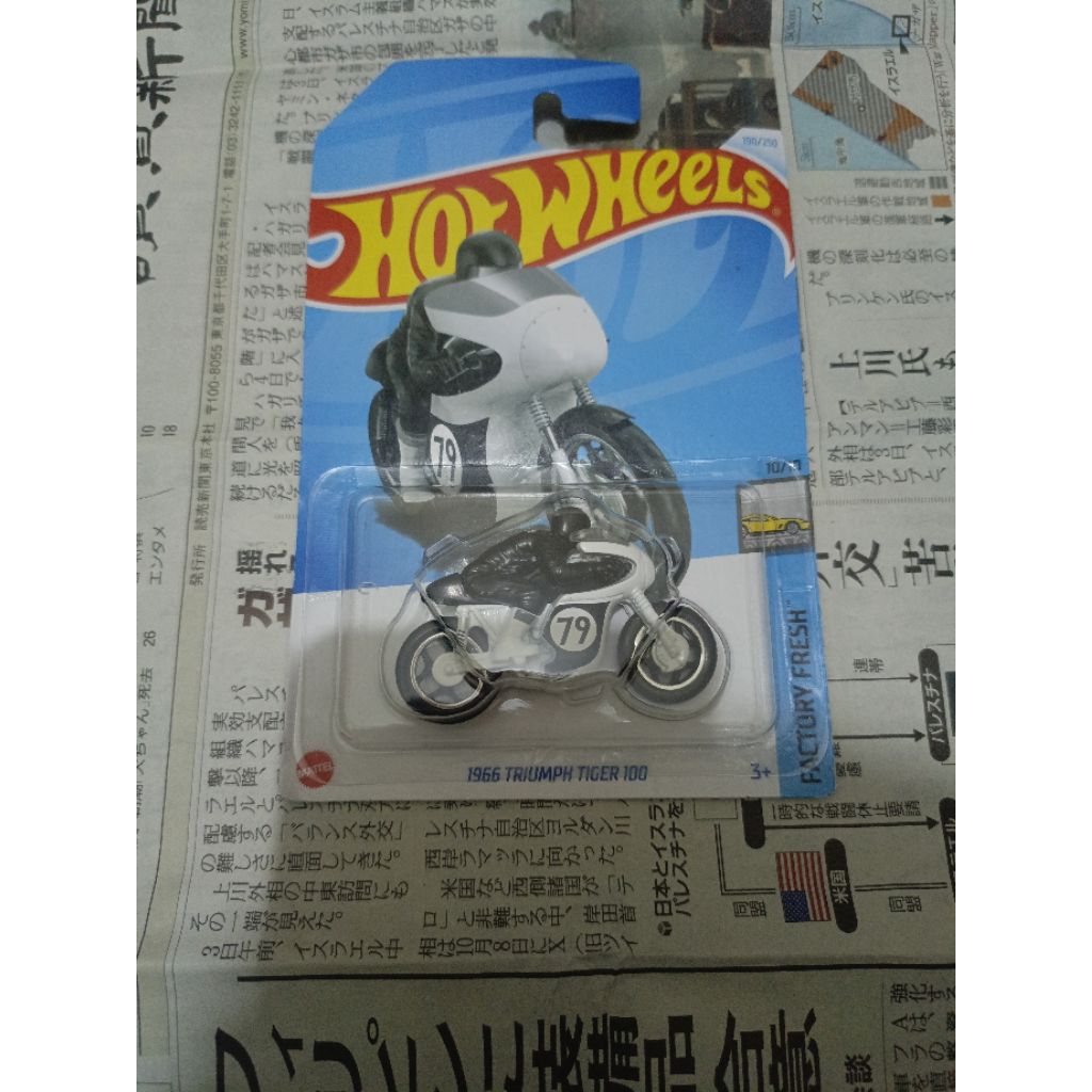 Hot Wheels 1966 Triumph Tiger 100