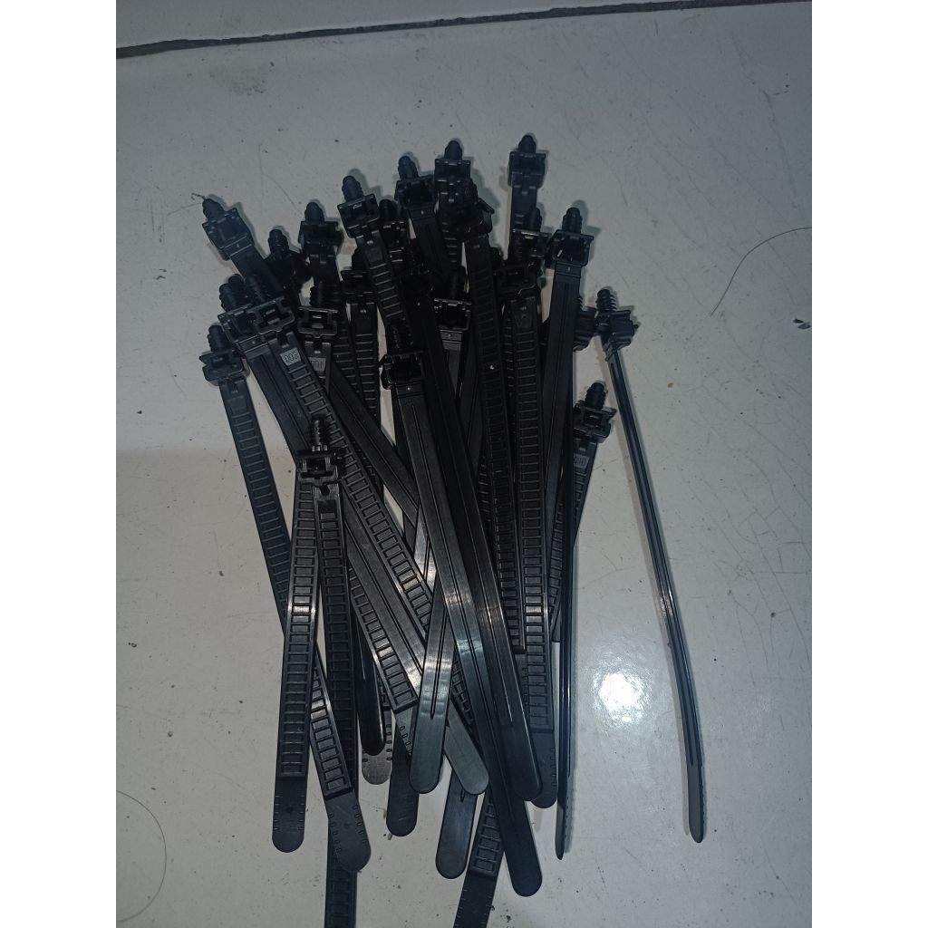 kabel ties untuk merapikan kabel body motor dan mobil