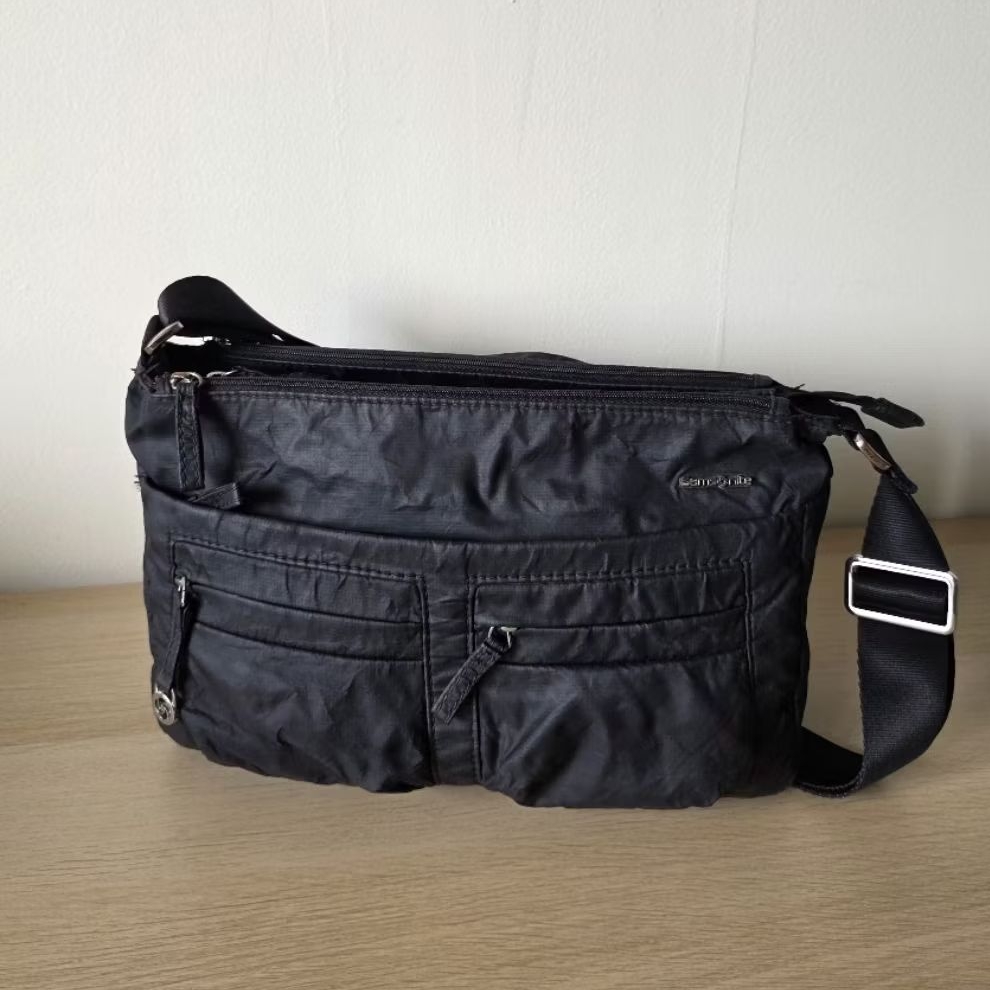 Tas Selempang Wanita Samsonite Hitam Sling Crossbody