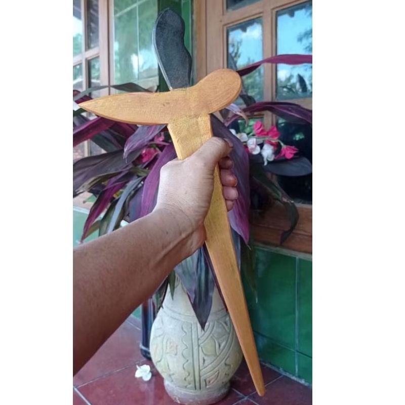 keris kayu -  mainan karis -  mainan kayu keris -  keris solo mainan - keris mainan anak - keris per