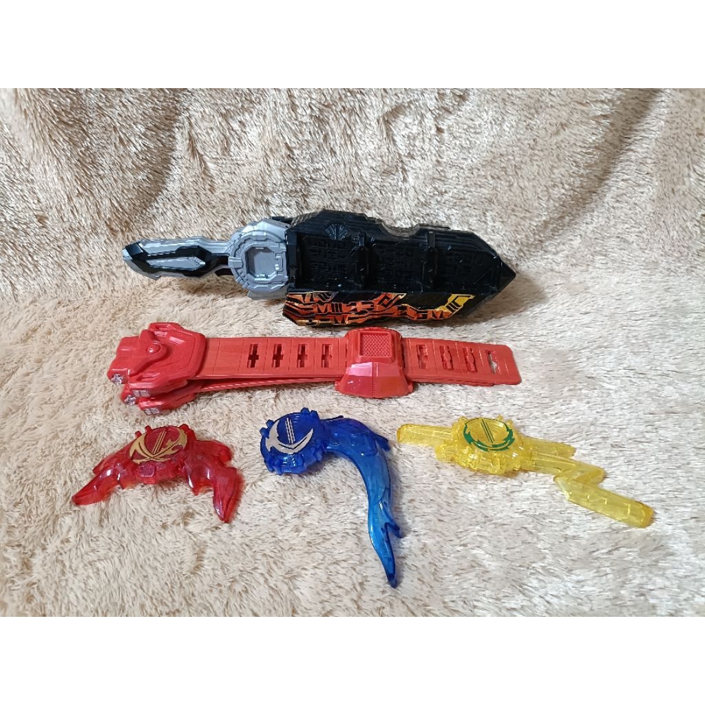DX Seiken Sword Driver Special Set Emblem Kamen Rider Saber Kamen Rider Blades Kamen Rider Espada