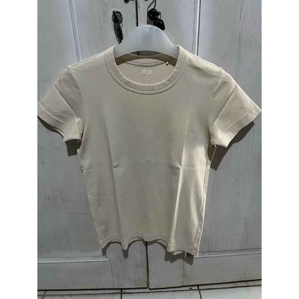 T-Shirt Uniqlo Basic Cream