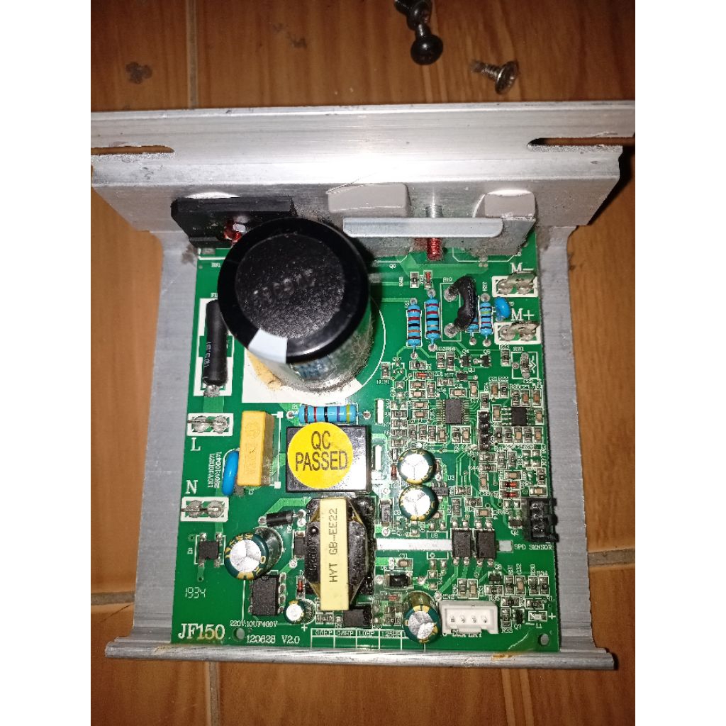 perbaikan PCB treadmill kinetic error