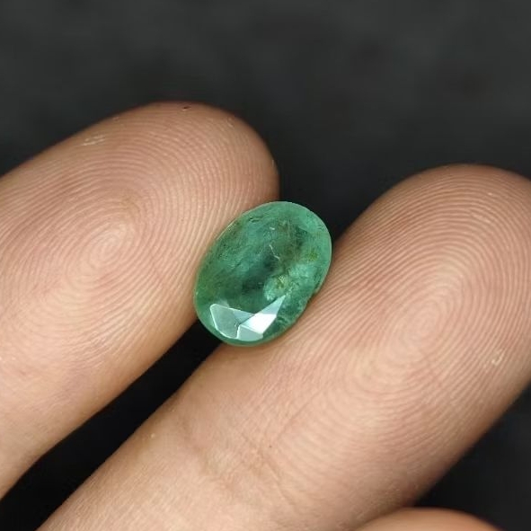 Natural Emerald Beryl Insignificant 2.50crt Bluish Green Kristal Luster GemericikMemo MRI