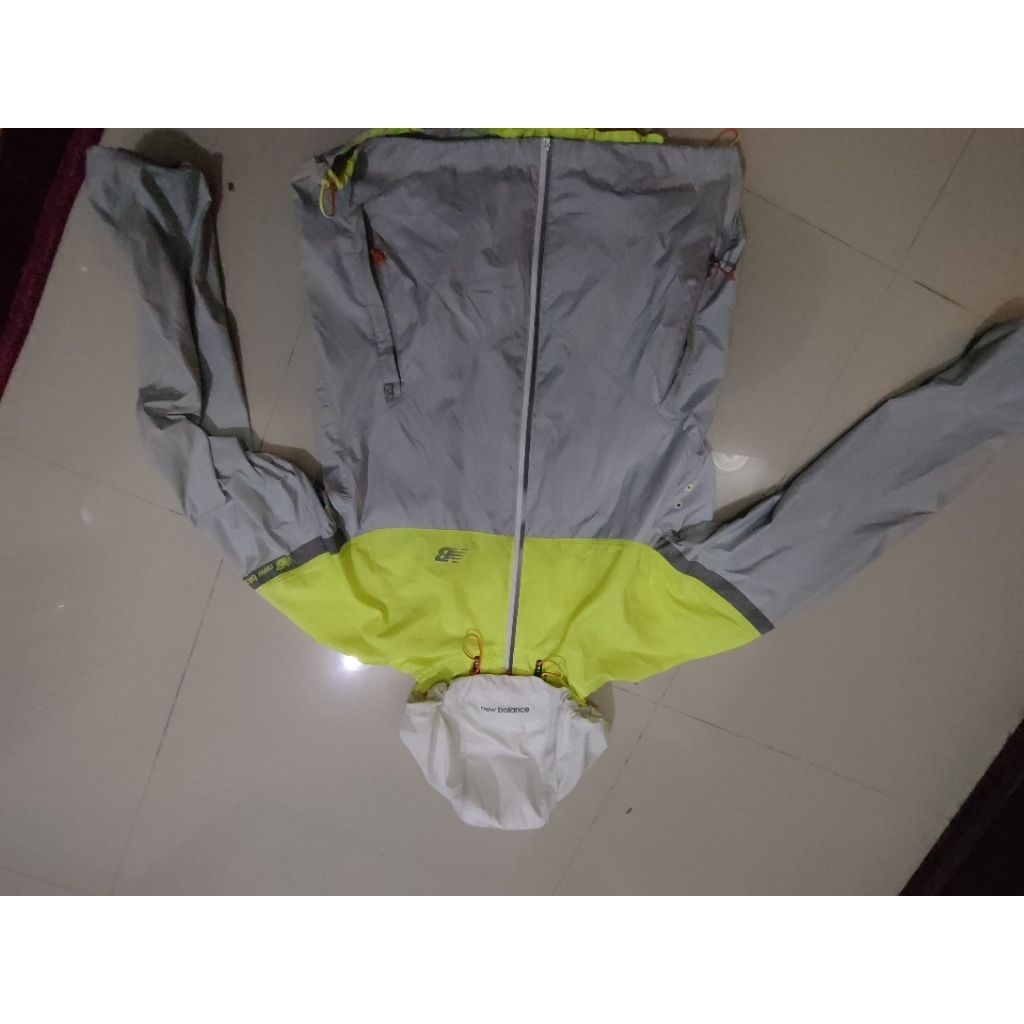 jaket running Newbalance