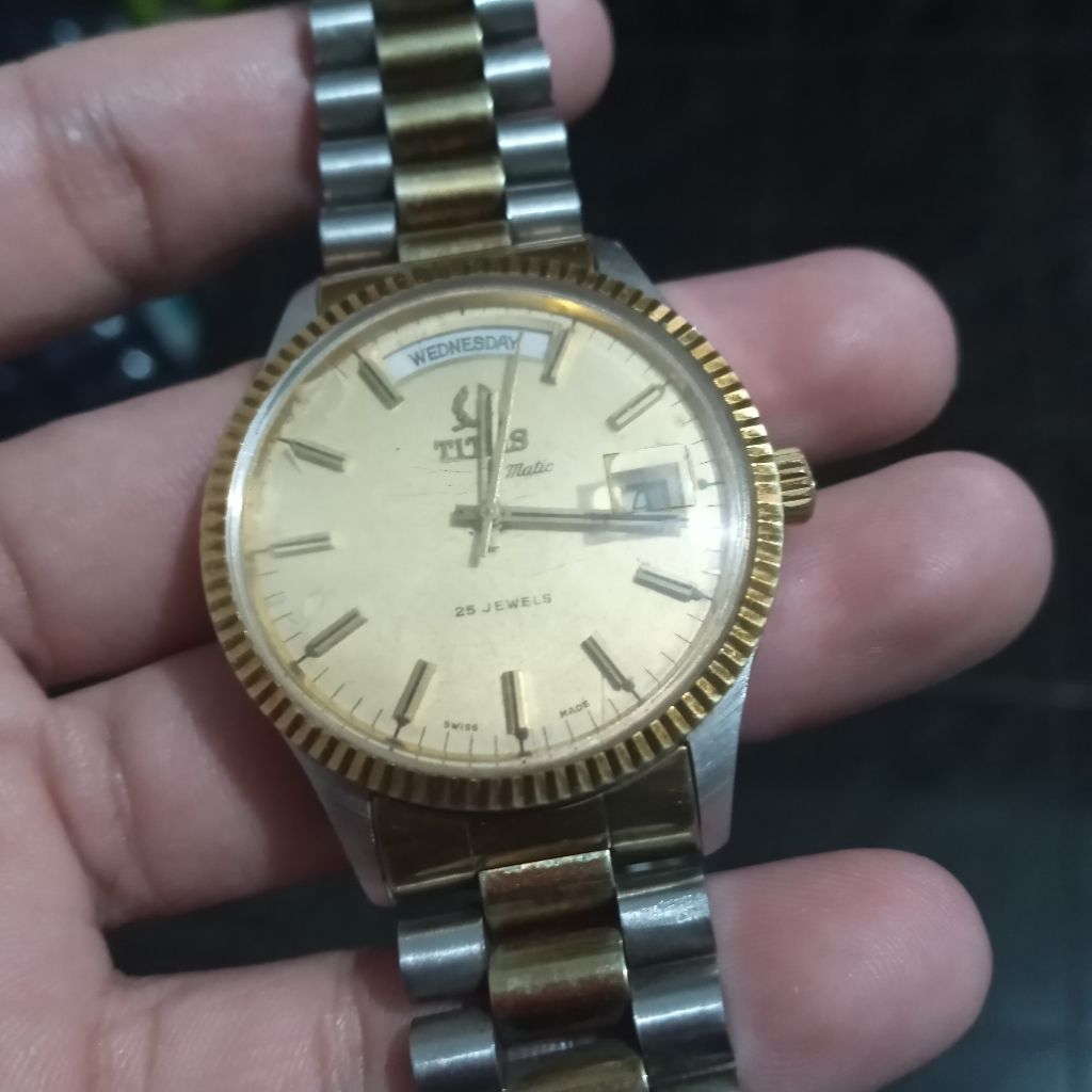jam titus presiden vintage