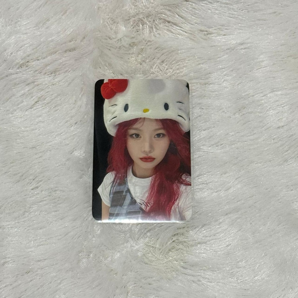 Photocard (PC) Official Seo Soojin Baditude Album Benefit POB MUVEE HELLO KITTY (G)I-DLE GIDLE