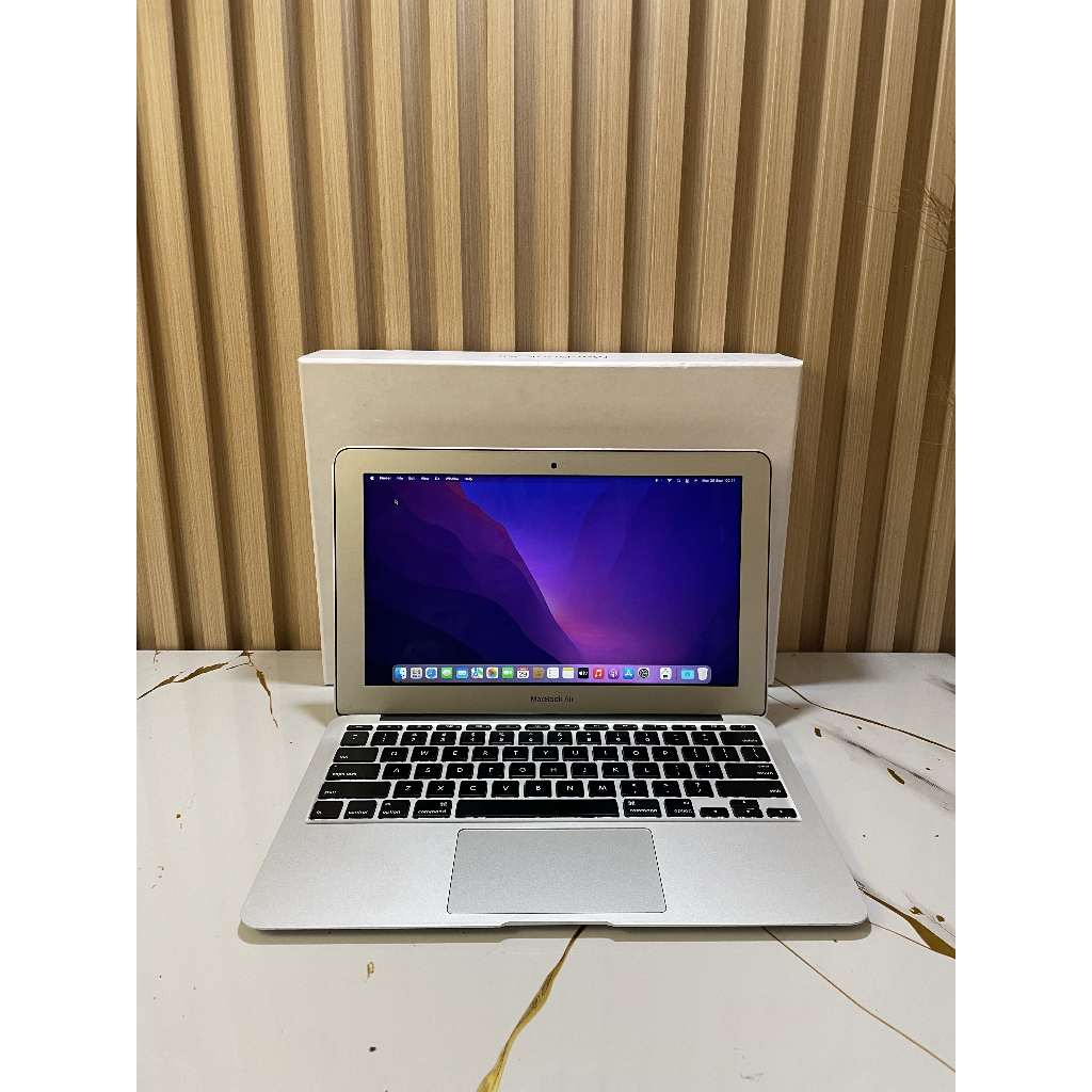 MacBook Air 11Inch 2015 RAM 4 GB / SSD 128 GB