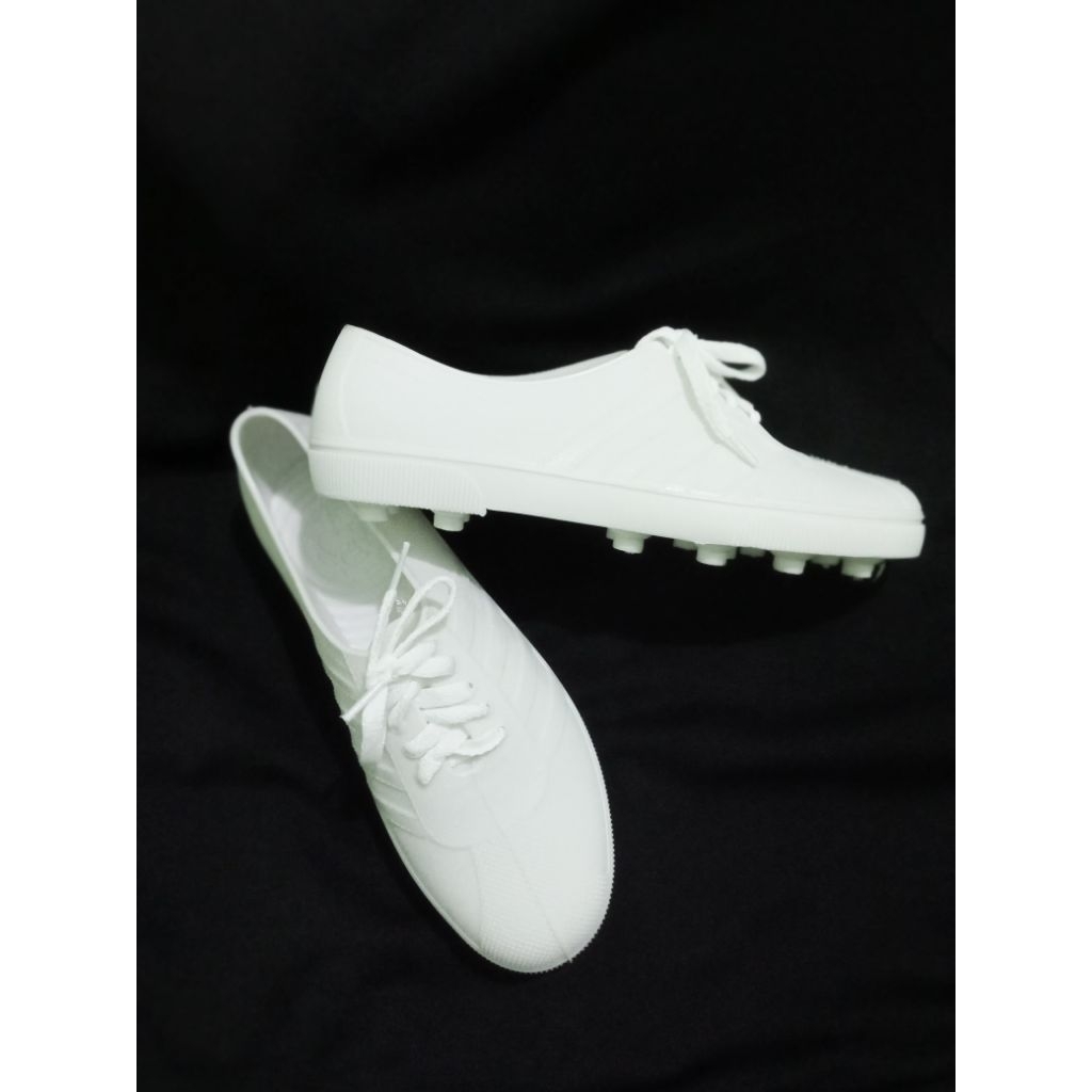 AP Booth AP 963 Putih - Sepatu Bola PVC
