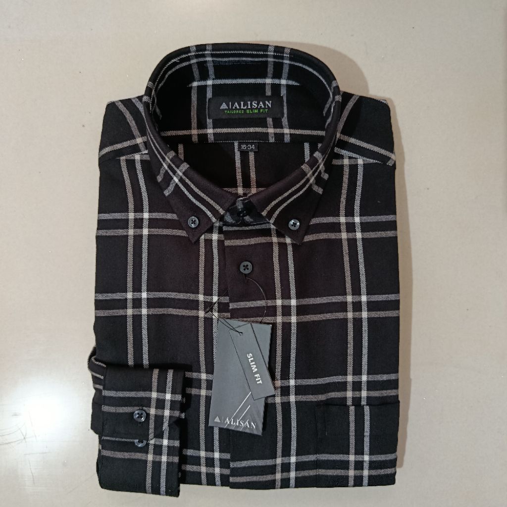 Alisan Flanel Kotak Kotak Hitam Slimfit Lengan Panjang