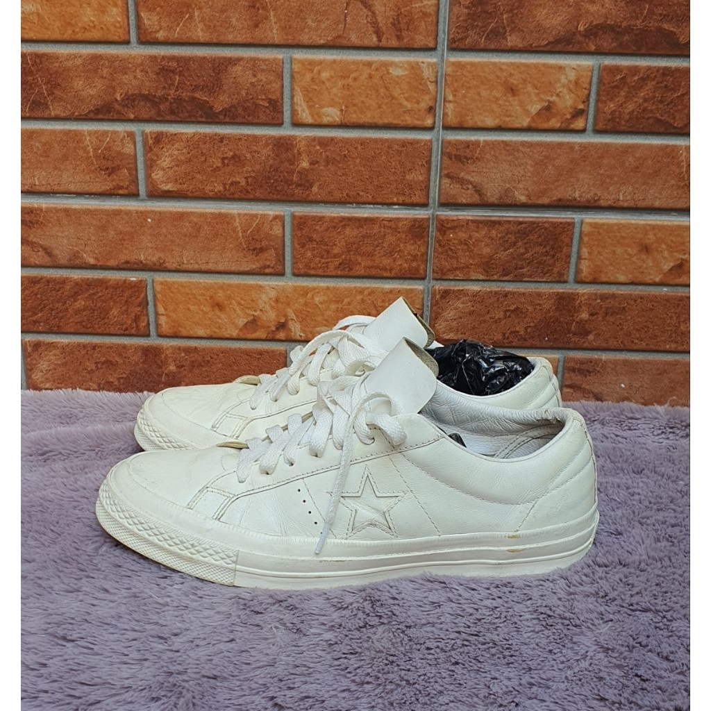 Converse Kulit Putih Size 41.5