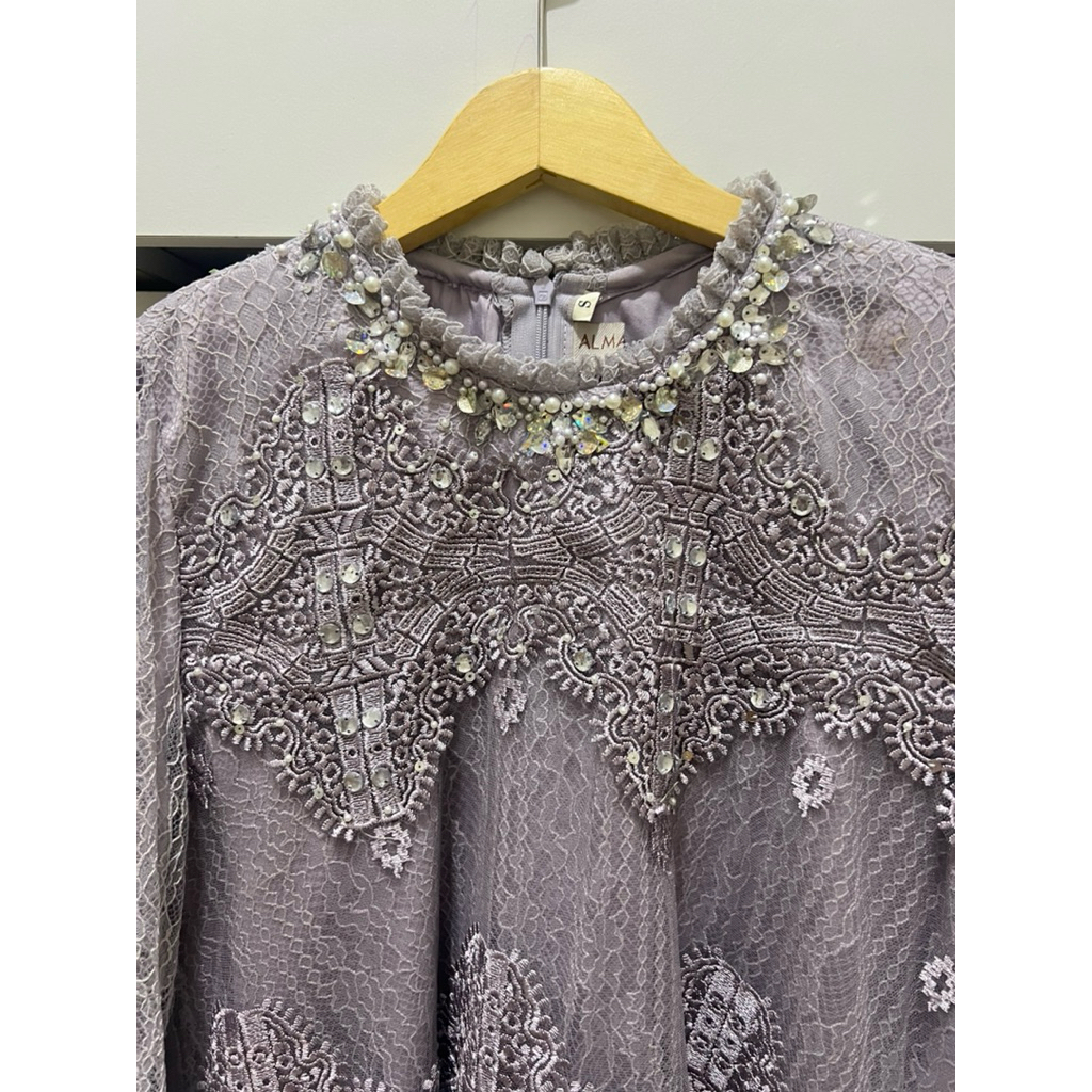 adara blouse by almahyra looks size S