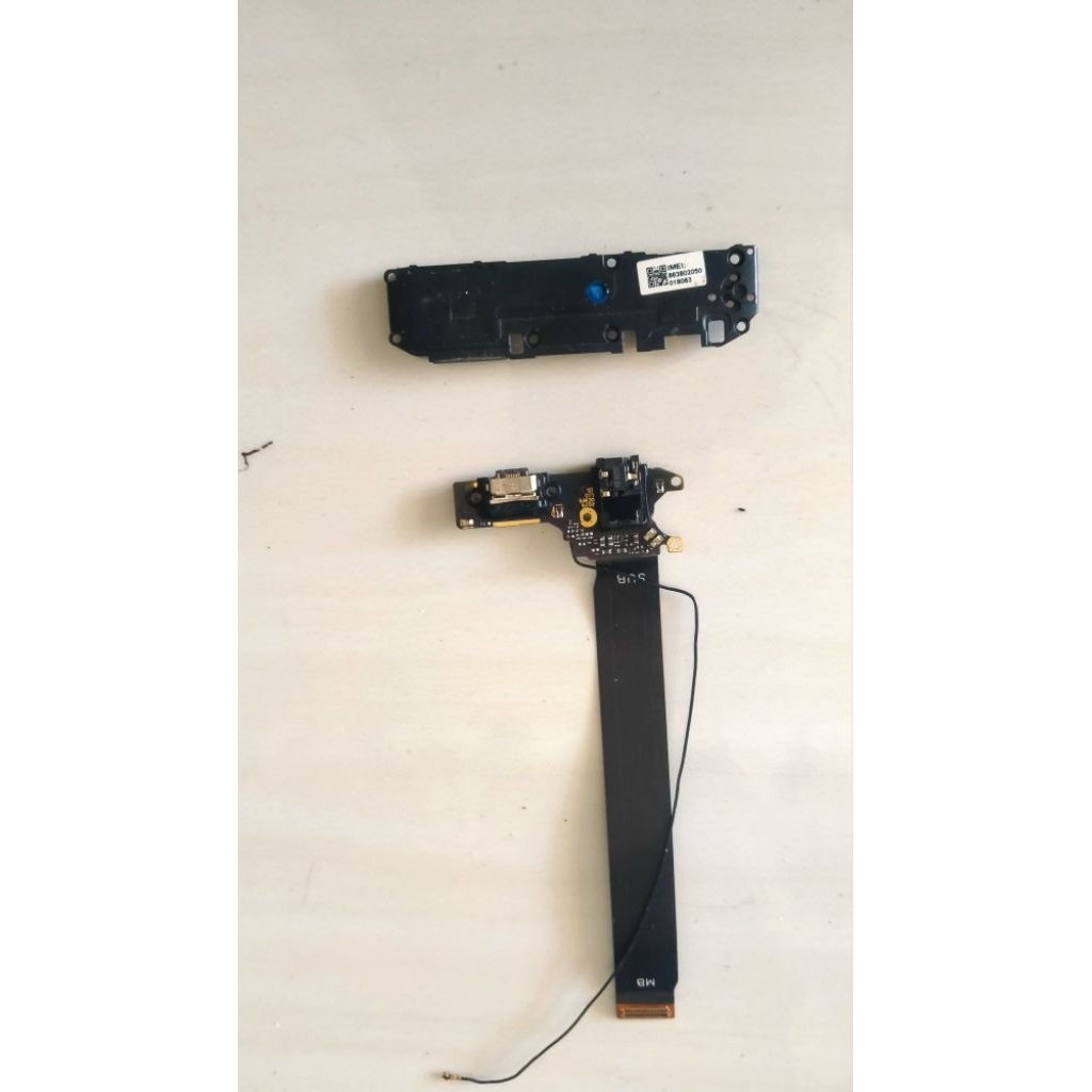 bot bawa HP Redmi Not 9 normal