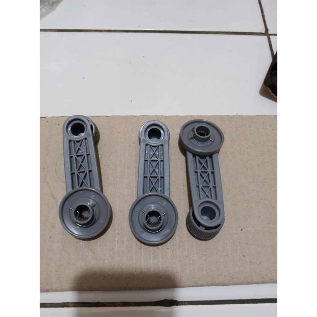 putaran kaca truk canter